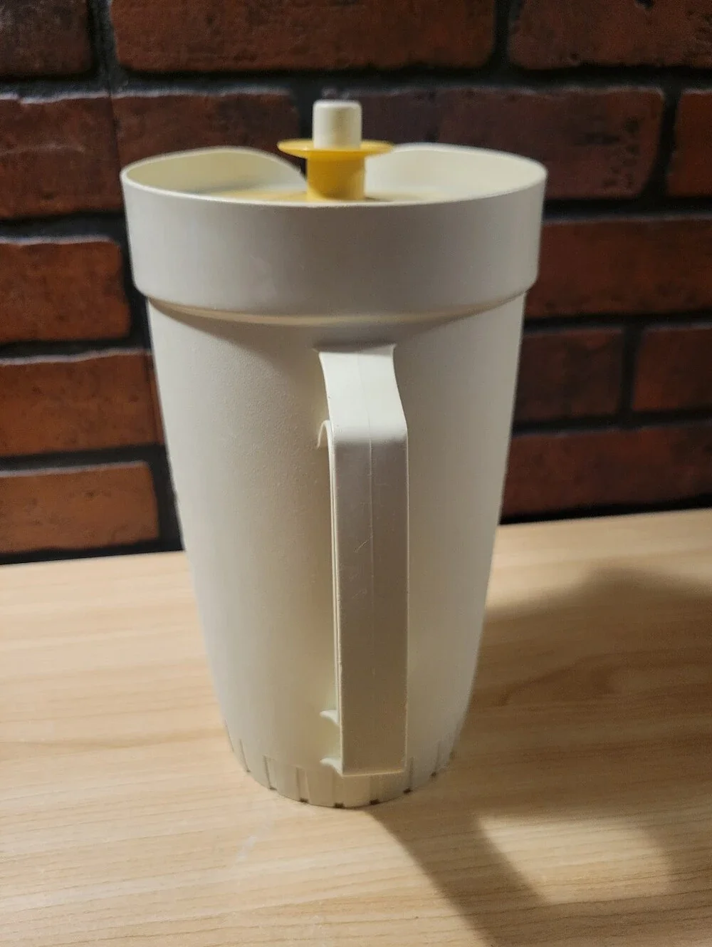 Vintage Tupperware 800-6 Almond Harvest Two Quart Pitcher